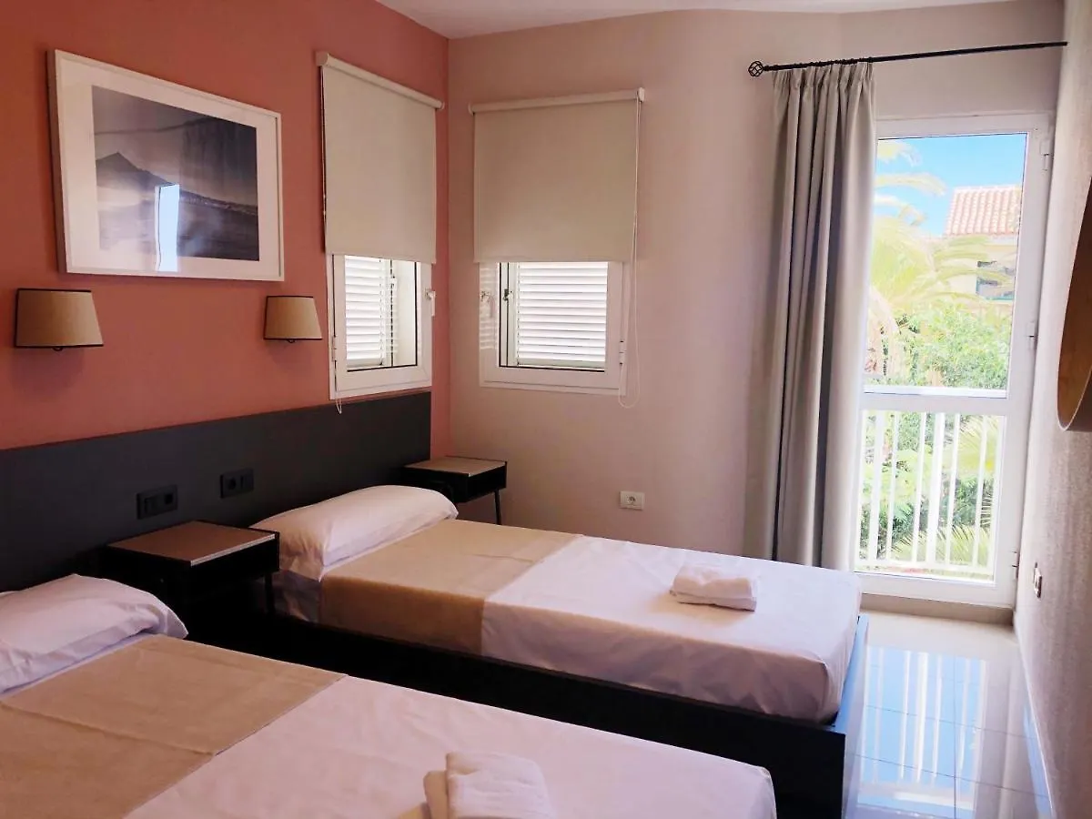 קוסטה דל סילנסיו Villa 8 Islas מלון